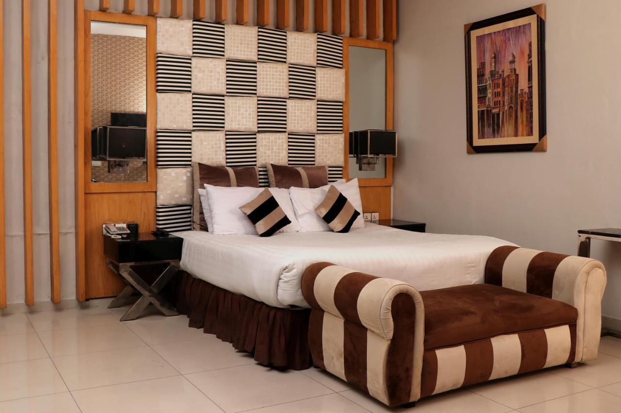 Hilton Suites Λαχόρη Εξωτερικό φωτογραφία