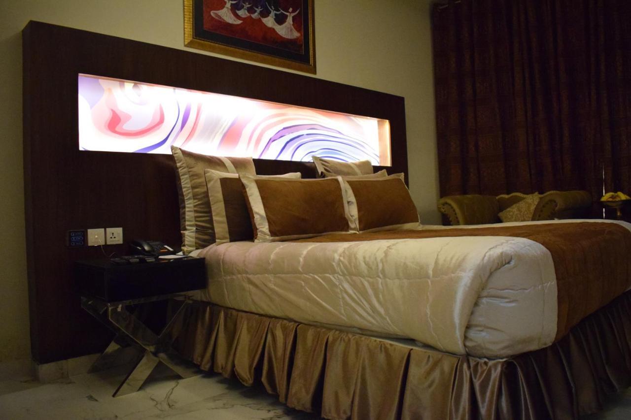 Hilton Suites Λαχόρη Εξωτερικό φωτογραφία
